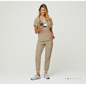 Figs xxs oak scrubs